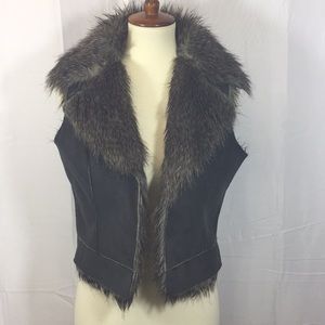 🎉Collection B faux fur faux suede vest Medium